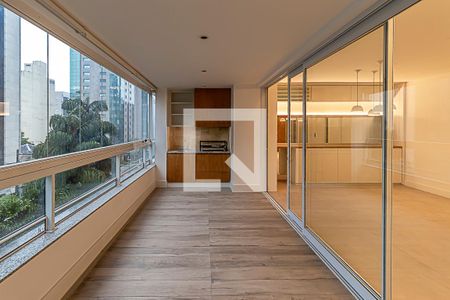 Varanda de apartamento para alugar com 3 quartos, 146m² em Itaim Bibi, São Paulo