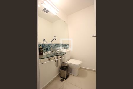 Lavabo de apartamento para alugar com 3 quartos, 204m² em Vila Suzana, São Paulo