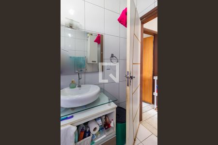 Casa à venda com 195m², 4 quartos e 3 vagas Casa à venda com 195m², 4 quartos e 3 vagasBanheiro