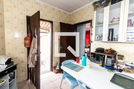 Casa à venda com 195m², 4 quartos e 3 vagas Casa à venda com 195m², 4 quartos e 3 vagasCozinha