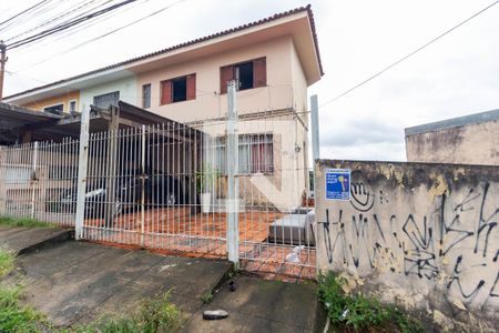 Casa à venda com 195m², 4 quartos e 3 vagas Casa à venda com 195m², 4 quartos e 3 vagasFachada