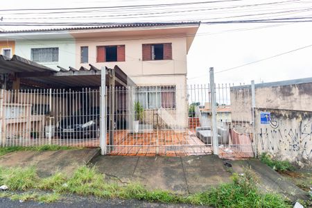 Casa à venda com 195m², 4 quartos e 3 vagas Casa à venda com 195m², 4 quartos e 3 vagasFachada