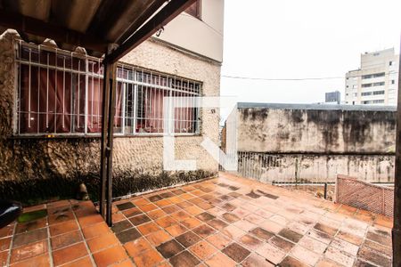 Casa à venda com 195m², 4 quartos e 3 vagas Casa à venda com 195m², 4 quartos e 3 vagasQuintal