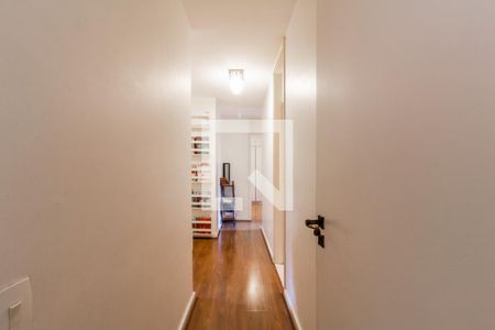 Corredor de apartamento à venda com 4 quartos, 190m² em Itaim Bibi, São Paulo
