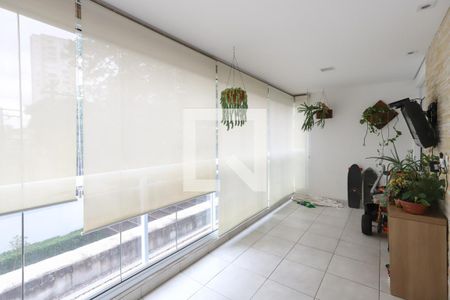 Sacada de apartamento à venda com 3 quartos, 143m² em Santa Teresinha, São Paulo