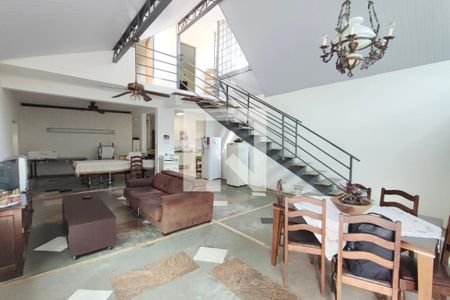 Casa à venda com 200m², 3 quartos e 8 vagasSala de Jantar / Sala de Estar