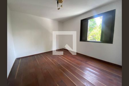 Casa à venda com 3 quartos, 600m² em Jardim Everest, São Paulo