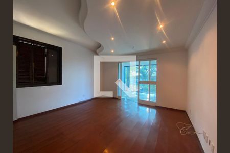 Casa à venda com 3 quartos, 600m² em Jardim Everest, São Paulo