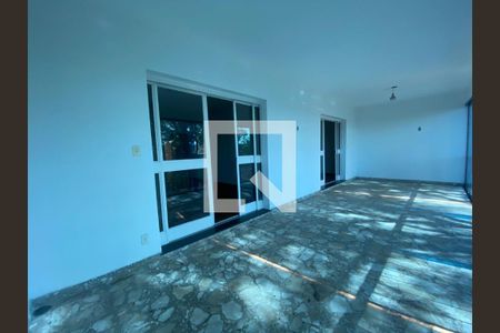 Casa à venda com 3 quartos, 600m² em Jardim Everest, São Paulo