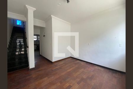 Casa à venda com 3 quartos, 600m² em Jardim Everest, São Paulo