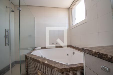 Apartamento à venda com 189m², 4 quartos e 2 vagas Apartamento à venda com 189m², 4 quartos e 2 vagasbanheira quarto 3