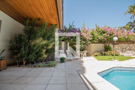 Apartamento à venda com 189m², 4 quartos e 2 vagas Apartamento à venda com 189m², 4 quartos e 2 vagaspátio piscina