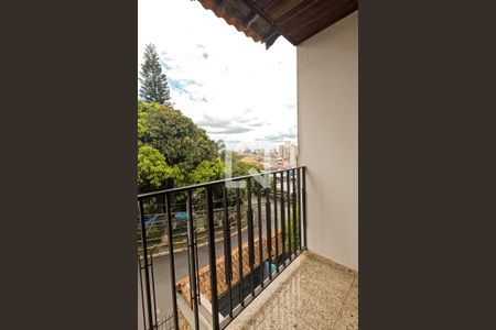 Casa à venda com 350m², 3 quartos e 4 vagas Casa à venda com 350m², 3 quartos e 4 vagasVaranda da Suíte 1