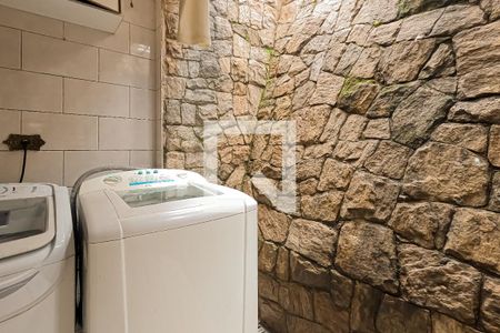 Casa à venda com 350m², 3 quartos e 4 vagas Casa à venda com 350m², 3 quartos e 4 vagasÁrea de Serviço