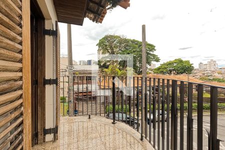Casa à venda com 350m², 3 quartos e 4 vagas Casa à venda com 350m², 3 quartos e 4 vagasVaranda da Suíte 2