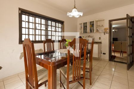 Casa à venda com 350m², 3 quartos e 4 vagas Casa à venda com 350m², 3 quartos e 4 vagasCozinha