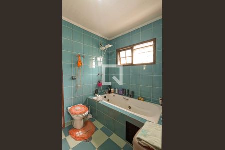 Casa à venda com 350m², 3 quartos e 4 vagas Casa à venda com 350m², 3 quartos e 4 vagasBanheiro da Suíte 2