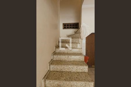 Casa à venda com 350m², 3 quartos e 4 vagas Casa à venda com 350m², 3 quartos e 4 vagasCorredor