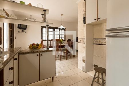 Casa à venda com 350m², 3 quartos e 4 vagas Casa à venda com 350m², 3 quartos e 4 vagasCozinha