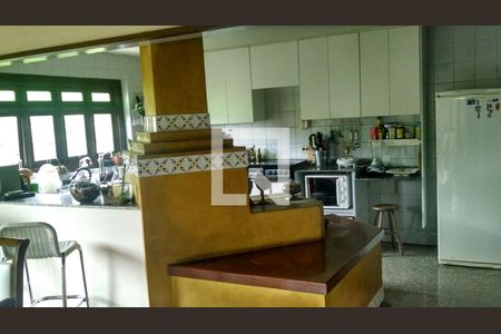 Casa de condomínio à venda com 300m², 4 quartos e 4 vagas