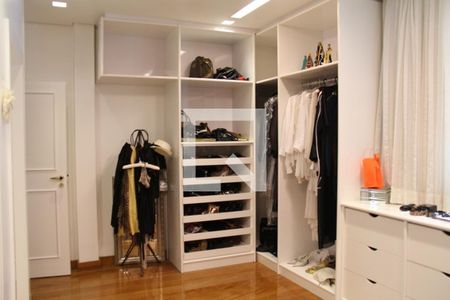 Casa à venda com 620m², 3 quartos e 6 vagas