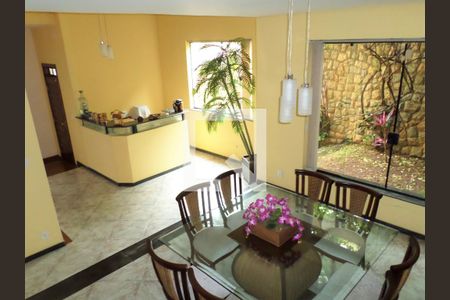 Casa à venda com 4 quartos, 311m² em Havaí, Belo Horizonte