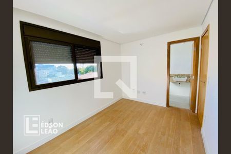 Apartamento à venda com 4 quartos, 139m² em Santa Rosa, Belo Horizonte