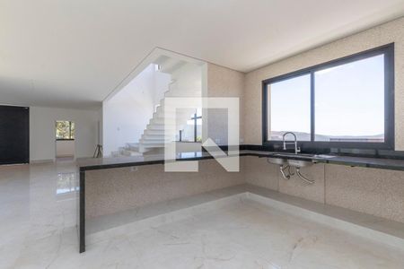 Casa de condomínio à venda com 344m², 4 quartos e 3 vagas Casa de condomínio à venda com 344m², 4 quartos e 3 vagasCozinha