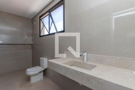 Casa de condomínio à venda com 344m², 4 quartos e 3 vagas Casa de condomínio à venda com 344m², 4 quartos e 3 vagasBanheiro