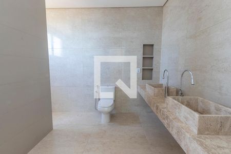 Casa de condomínio à venda com 344m², 4 quartos e 3 vagas Casa de condomínio à venda com 344m², 4 quartos e 3 vagasBanheiro