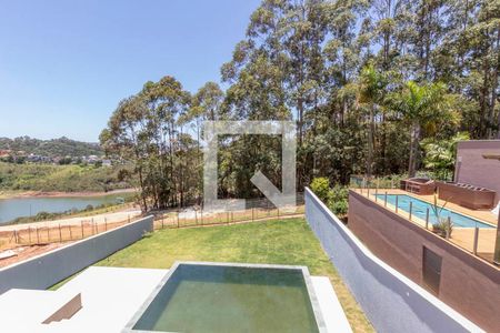 Casa de condomínio à venda com 344m², 4 quartos e 3 vagas Casa de condomínio à venda com 344m², 4 quartos e 3 vagasVista da Sacada