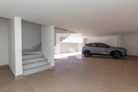 Casa de condomínio à venda com 344m², 4 quartos e 3 vagas Casa de condomínio à venda com 344m², 4 quartos e 3 vagasGaragem