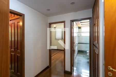 Corredor de apartamento à venda com 4 quartos, 156m² em Lourdes, Belo Horizonte