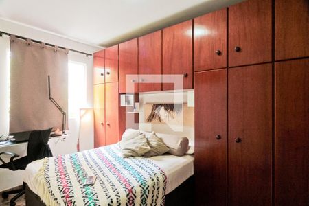 Quarto 2 de apartamento para alugar com 2 quartos, 64m² em Vila Iório, São Paulo