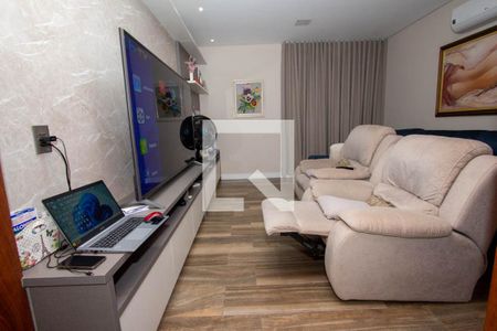 Sala de TV de casa de condomínio à venda com 4 quartos, 339m² em Loteamento Reserva Ermida, Jundiaí