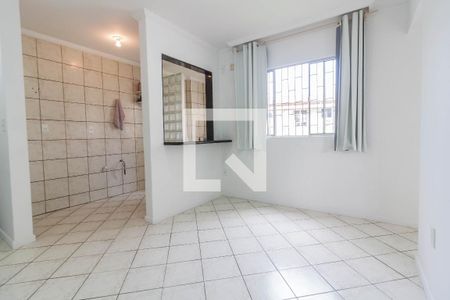 Sala de apartamento para alugar com 2 quartos, 47m² em Serraria, São José