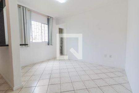 Sala de apartamento para alugar com 2 quartos, 47m² em Serraria, São José