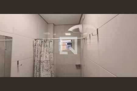 Banheiro de apartamento para alugar com 1 quarto, 15m² em Jardim Jussara, São Paulo
