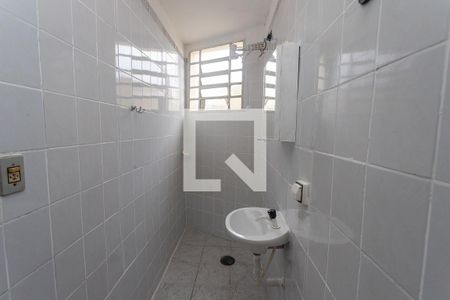 Banheiro  de kitnet/studio para alugar com 1 quarto, 40m² em Canhema, Diadema