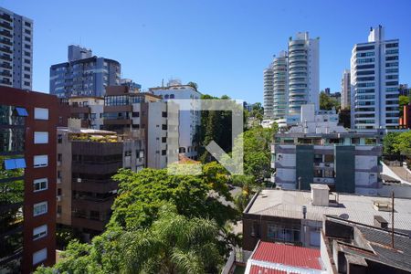 Sala - Vista de apartamento à venda com 2 quartos, 62m² em Bela Vista, Porto Alegre