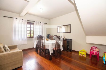 Sala de casa à venda com 3 quartos, 280m² em Cascata, Porto Alegre