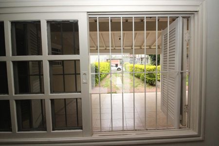 Vista da Sala de Estar de casa para alugar com 3 quartos, 250m² em Medianeira, Porto Alegre