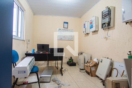 Casa à venda com 125m², 3 quartos e 2 vagas Casa à venda com 125m², 3 quartos e 2 vagasEscritório