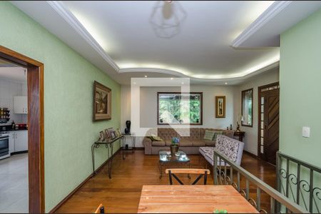 Sala 1 de casa à venda com 5 quartos, 230m² em Álvaro Camargos, Belo Horizonte