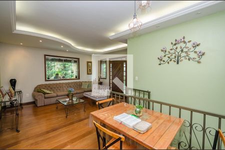 Sala 1 de casa à venda com 5 quartos, 230m² em Álvaro Camargos, Belo Horizonte