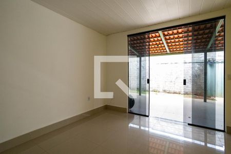 Sala de casa para alugar com 2 quartos, 95m² em Alphaville Residencial, Goiânia