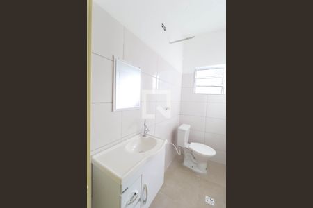 Banheiro Social de casa para alugar com 1 quarto, 45m² em Vila Guilherme, São Paulo