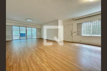 Casa à venda com 4 quartos, 350m² em Jardim Luzitania, São Paulo