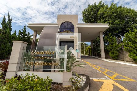 Casa de condomínio à venda com 1200m², 4 quartos e 5 vagas Casa de condomínio à venda com 1200m², 4 quartos e 5 vagasFachada