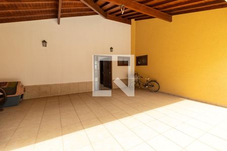 Casa de condomínio à venda com 1200m², 4 quartos e 5 vagas Casa de condomínio à venda com 1200m², 4 quartos e 5 vagasQuintal